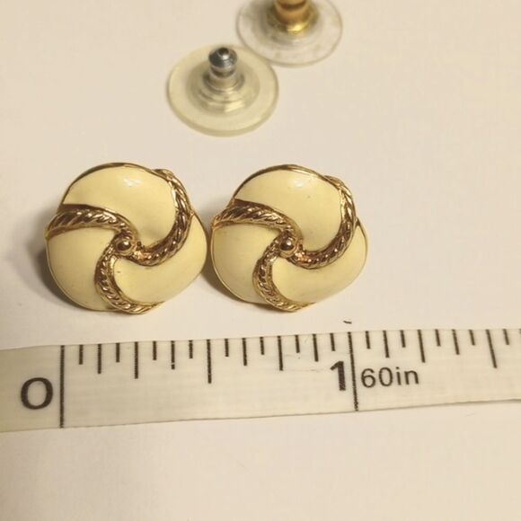 Vintage Trifari Cream and Gold Toned Swirl Earrings - Picture 4 of 5